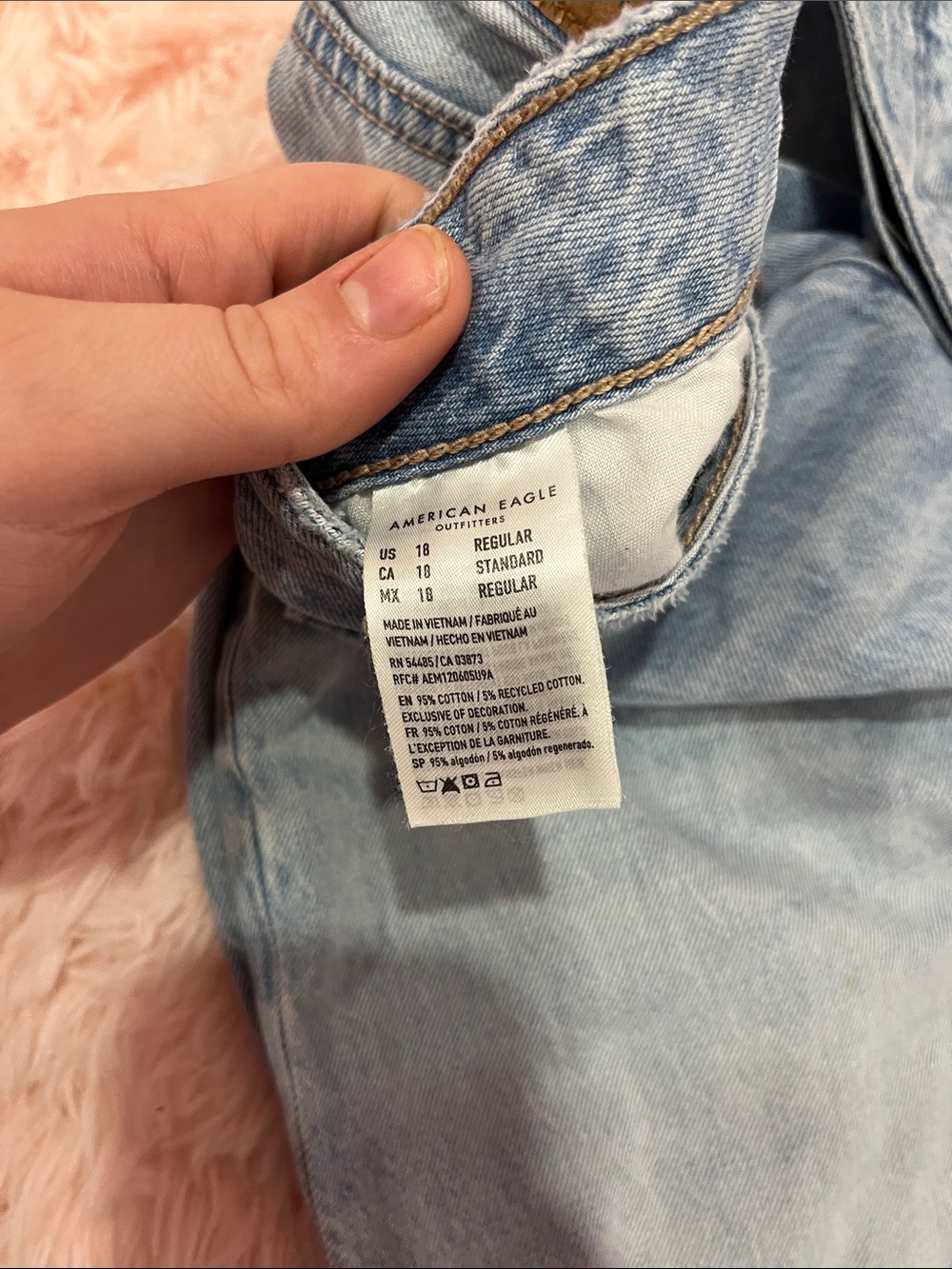 American Eagle Outfitters Light Blue Distressed Ankle Jeans - Picture 2 of 2